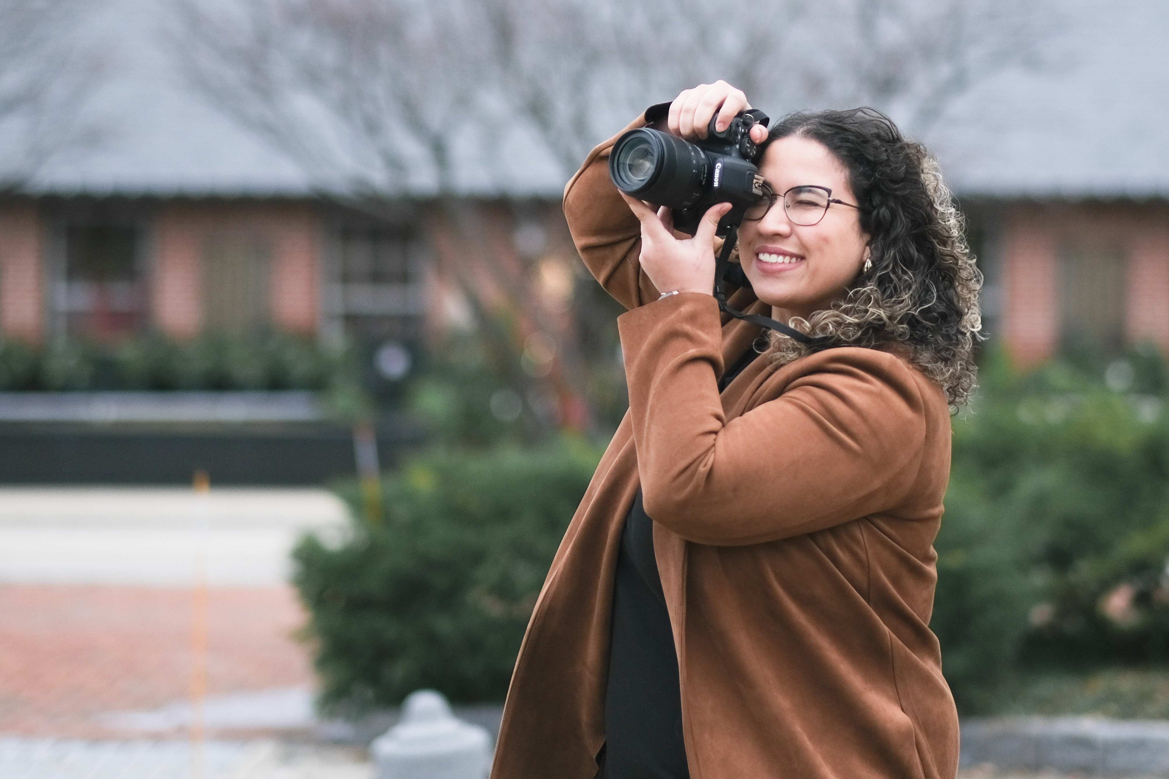 Thais O'Malley taking a photo