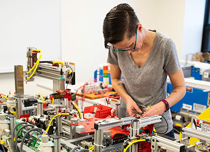 Mechatronics lab at Lakeshore Campus