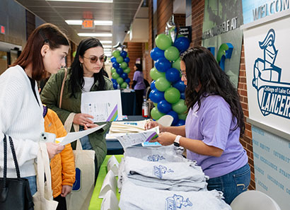 Open house attendees at Southlake Campus