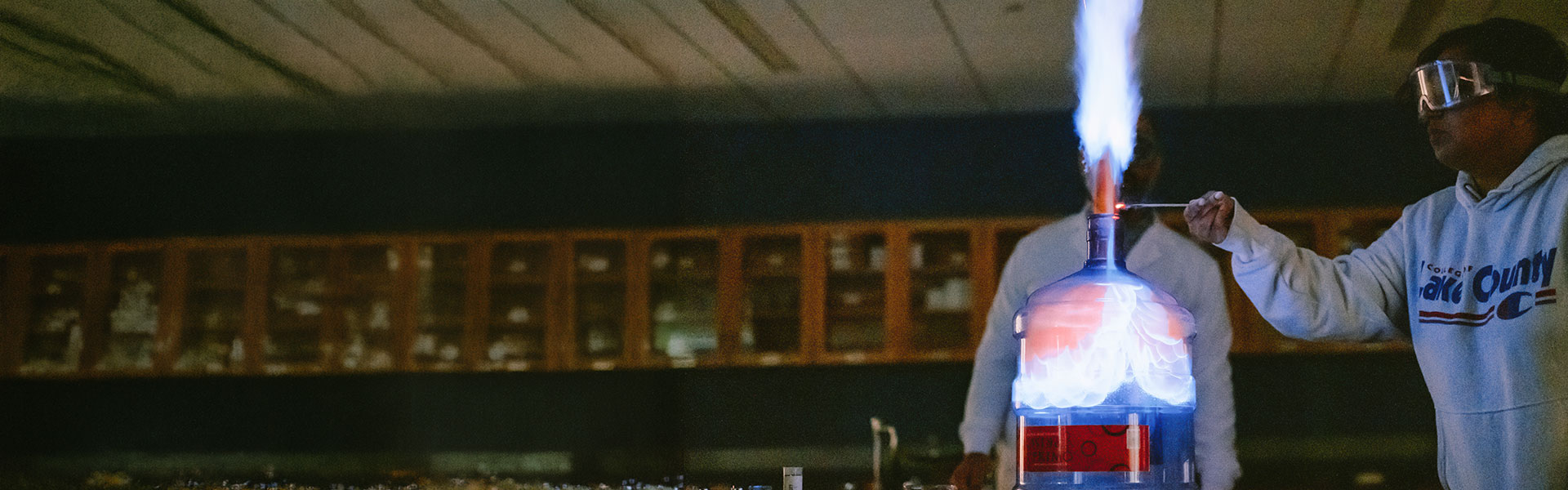 Experiment in chemistry class, College of Lake County